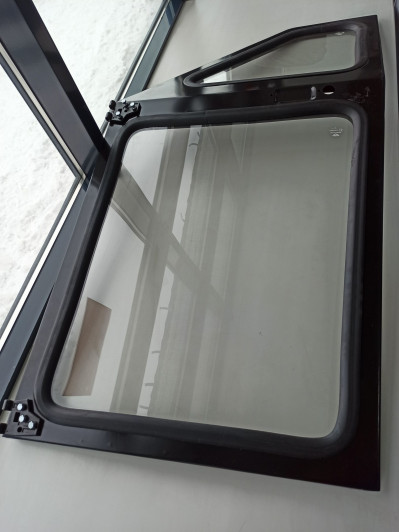 Дверь левая в сб. без замка